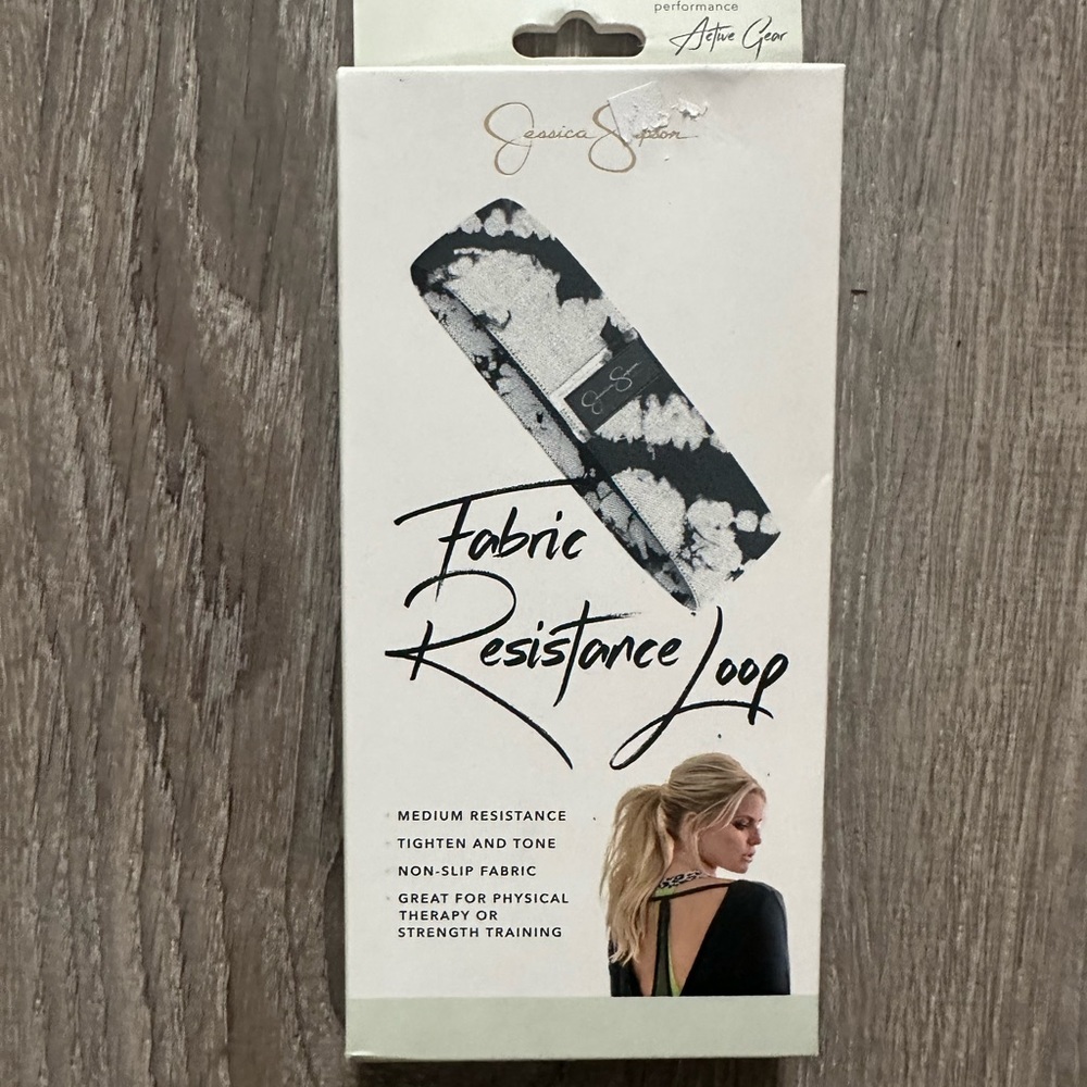 FREE w purchase! Jessica Simpson workout resistance band